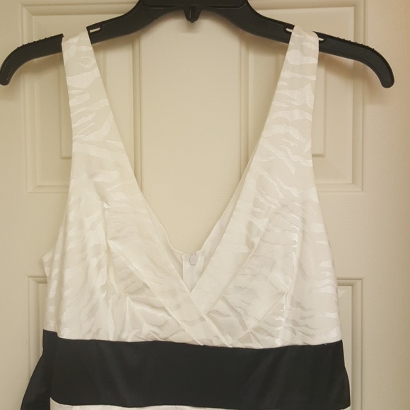 Dress - Picture 3 of 8